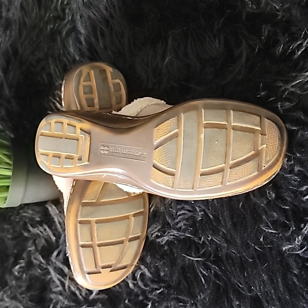 🫏 Naturalizer Tan Fleece-Lined Mules Size 8 - Picture 3 of 10